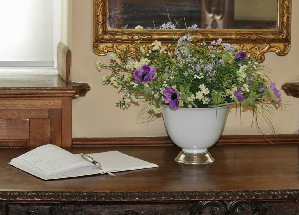 gastenboek met bloemen